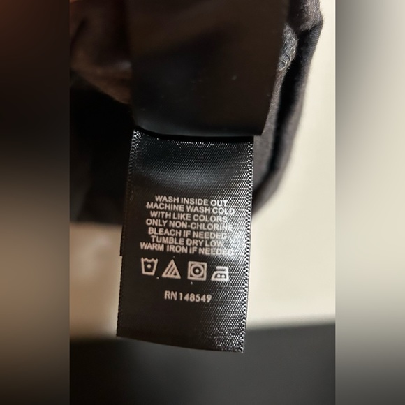 💰2/$10 Kenneth Cole black, Grey& white color block Pullover hoody size M - Picture 8 of 9